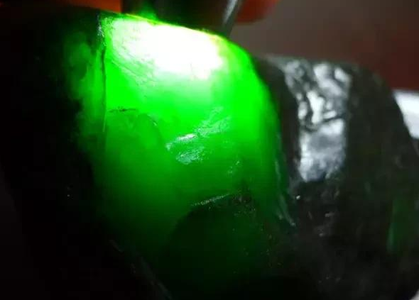 翡翠手镯镶嵌金边翡翠知识科普，小白变专家！全学会你就无敌了   第2张