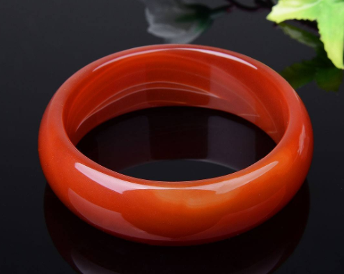 红玛瑙手镯竟然有这些治疗保健作用！  第1张