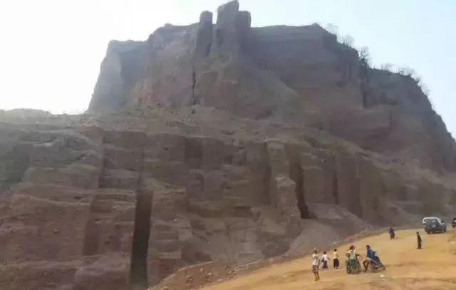 手镯翡翠品牌排行榜翡翠原石出产受限，翡翠行情又该如何？  第4张