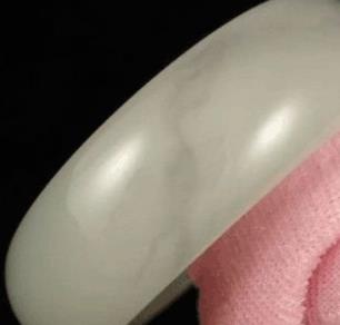 千足金镶翡翠吊坠价格水线是什么，水线对和田玉有影响吗？看看专家是怎么判断的！  第2张