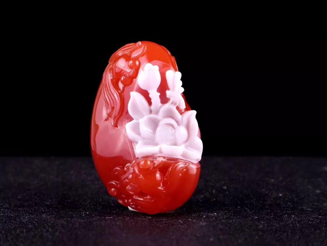 注色的翡翠手镯图片鲜为人知的异色南红之美  第7张