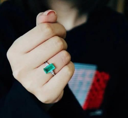 什么样的祖母绿品质高？小众珠宝沙弗莱很稀有？  第4张