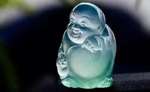 翡翠原石了解书籍这是当下最适合佩戴的翡翠饰品，没有之一！  第1张