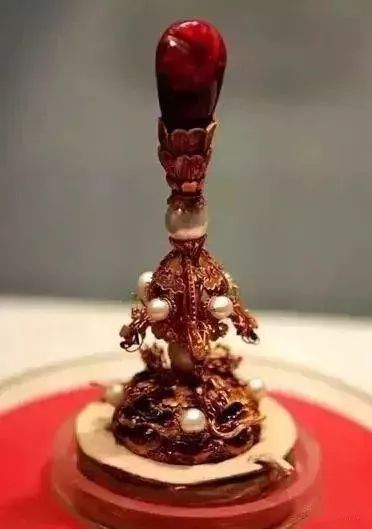 清代官员帽子最高处那颗"顶珠"，到底有多值钱  第14张