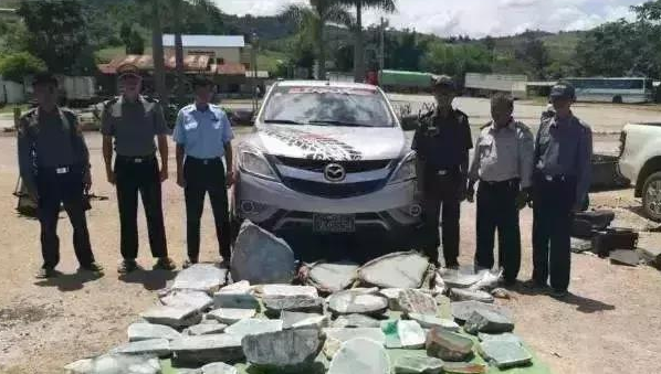 缅甸人抢矿，中国人抢料，今年的翡翠市场又会如何呢  第5张