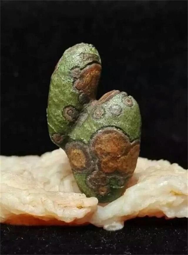 怎样识别翡翠玉的真假奇石、玉石、玛瑙哪一种未来升值空间大  第2张