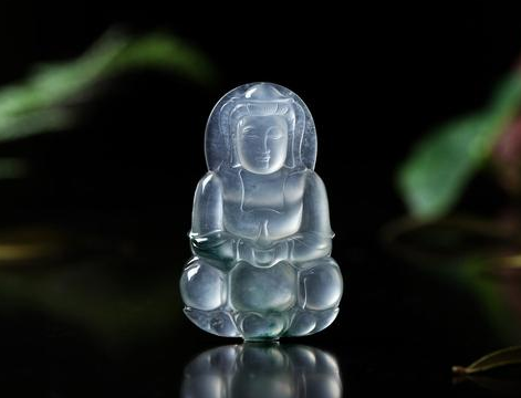 翡翠真假怎么辨认翡翠为什么那么贵？看完这7点你就不会在嫌翡翠太贵买不起啦  第2张