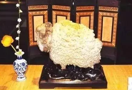 水石 翡翠 原石奇石绵羊卖了450万！这14只羊不服了！  第1张