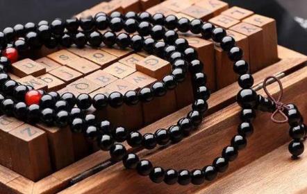 缅甸翡翠_赌石原石盘点哪些是黑色系水晶家族成员  第4张