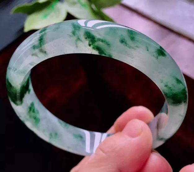 翡翠又出大事！价格将继续暴涨！  第6张