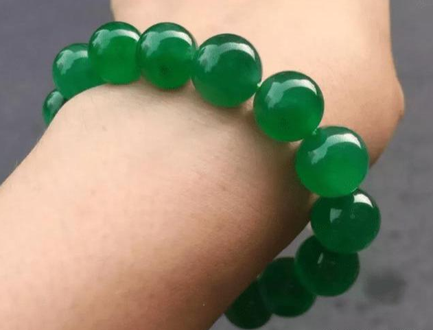 6000万翡翠手镯 价位新型肺炎疫情过后，翡翠行业面临大洗牌！玉商该何去何从……  第2张