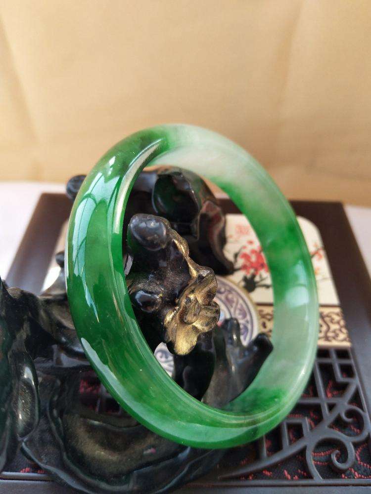 冰种翡翠手镯多少钱 