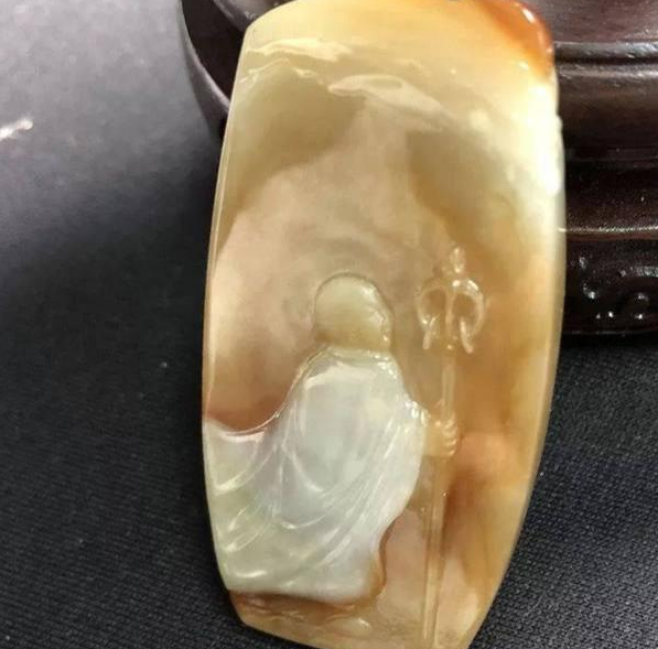 为什么有钱人都买玉，不去投资股市房产？   第9张