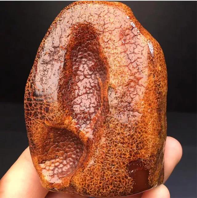 翡翠公盘缅甸原来琥珀和蜜蜡不一样，到底买哪个好？  第3张