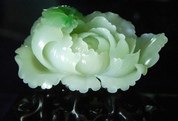 云南翡翠批发市场花谷翡翠和玉的区别你弄懂了吗  第2张