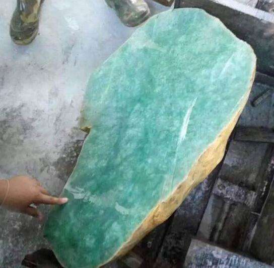 翡翠一手翡翠原石货源-原石的基础知识   第1张