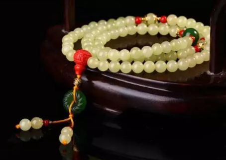 一件巴掌大的玉竟拍出2657万天价，是何原因？  第4张