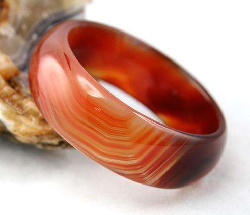 红玛瑙手镯竟然有这些治疗保健作用！  第2张