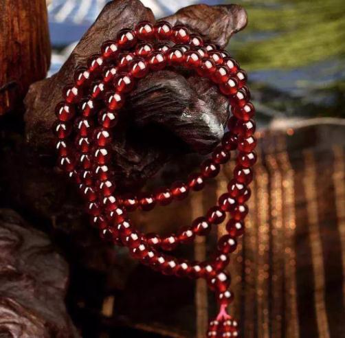 珠宝也会相生相克，这些珠宝千万别一起戴！  第2张