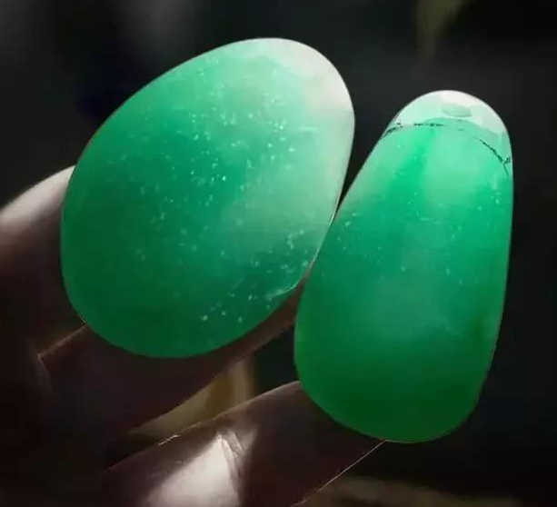 浅谈翡翠玉雕、收藏，千万别把翡翠的价格当作是它的价值  第5张