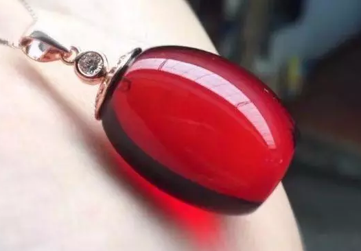 血珀，令人沉醉的那抹红光  第3张