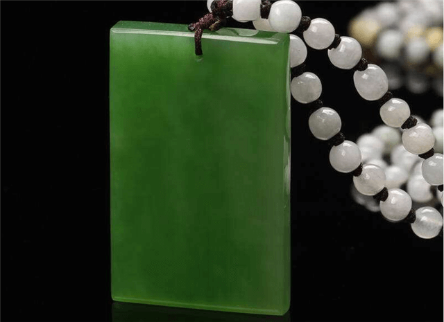 籽料无事牌大概什么价？这么贵的宝贝该如何挑选？   第2张