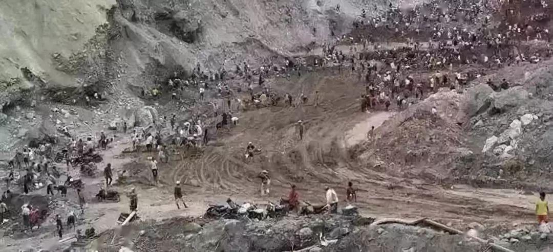 手镯翡翠品牌排行榜翡翠原石出产受限，翡翠行情又该如何？  第1张