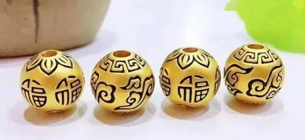 玻璃种翡翠造假“沙金首饰”何以能在珠宝市场“低开高走”？  第1张