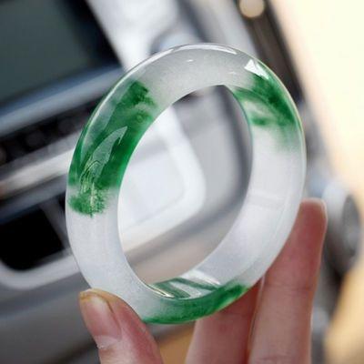 蓝水翡翠挂件有飘花的翡翠一定就是价格高的翡翠吗？  第3张