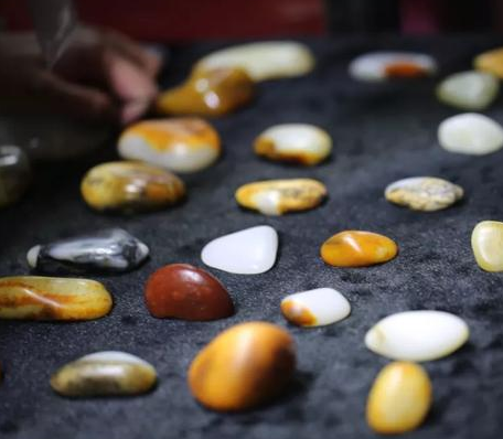 疫情之下，和田玉市场涨跌的最新变化来了  第2张