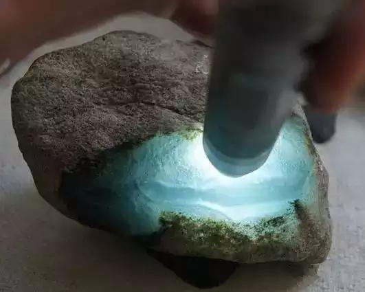 翡翠价格每年上涨的原因是什么？  第4张