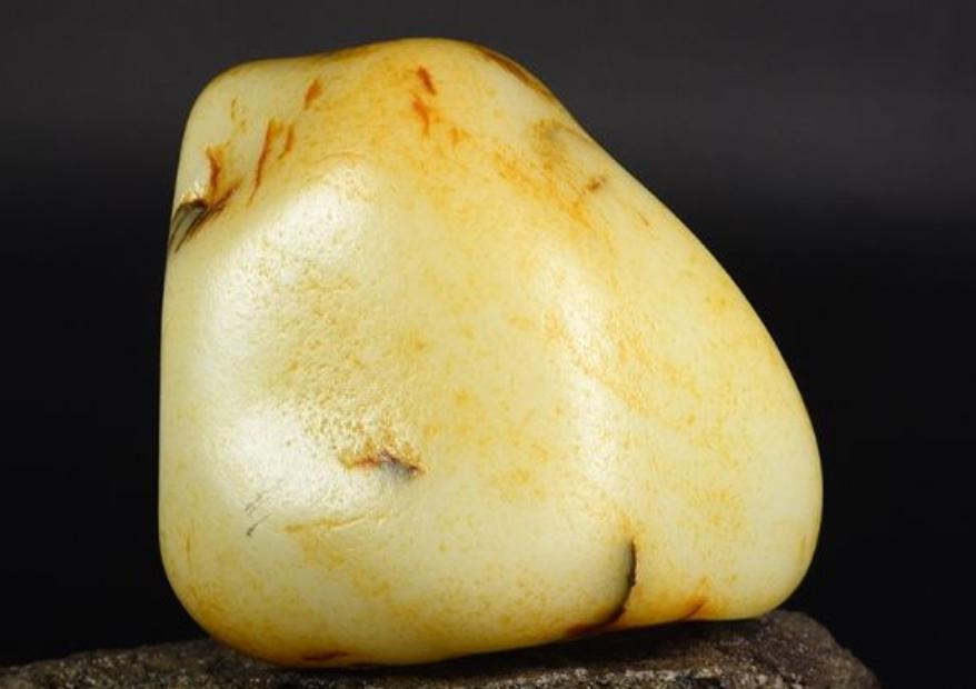 和田玉的籽料价格急剧上升，满级和田玉大料，才是收藏的利器！  第9张