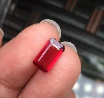 翡翠吊坠路路通在珠宝市场，红宝石价格是怎样的？  第4张