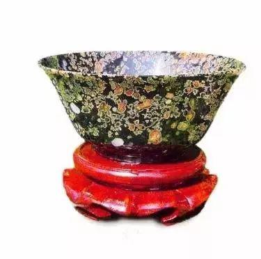 戴翡翠手镯有什么好处我国特有的玉石，你知道几个，那种最值钱？  第3张