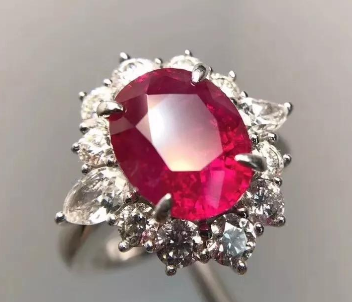 翡翠玉器批发价格超低彩色宝石价格多少？这个颜色的宝石5年价格翻五倍！  第15张