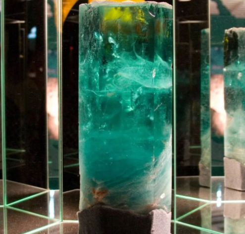 地中海国家的人都喜欢海蓝宝石，价值如何？  第1张