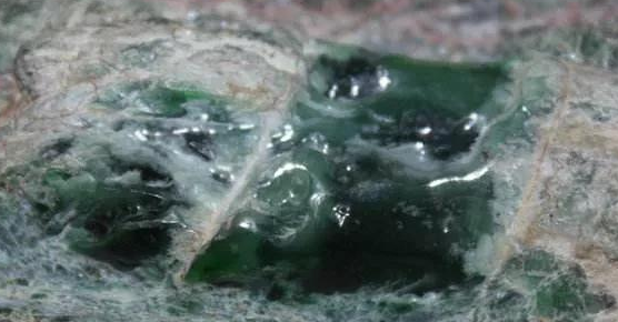 翡翠吊坠银项链它是传说中的翡翠，比冰种帝王绿还珍贵？  第1张