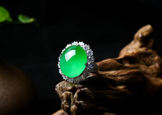 为什么翡翠会掉价变得不值钱？哪些翡翠容易掉价？  第3张