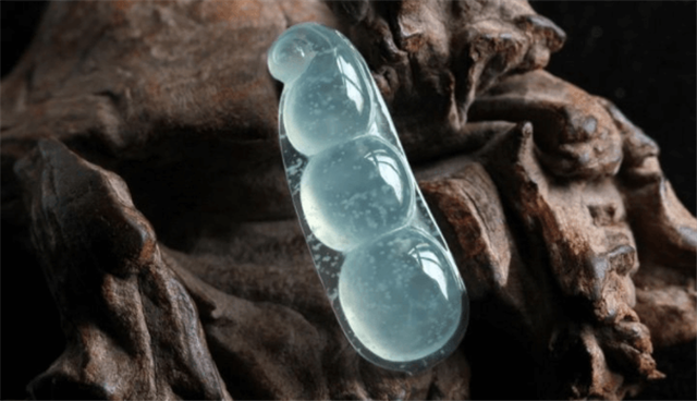 兰花种翡翠原石图片大全木那的翡翠为什么贵?带你领略它的魅力！   第1张