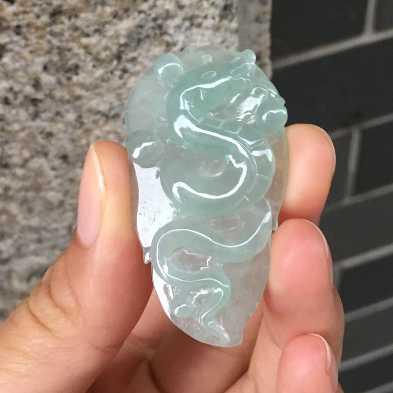 翡翠山多少钱翡翠高端翡翠原石-翡翠名称的由来