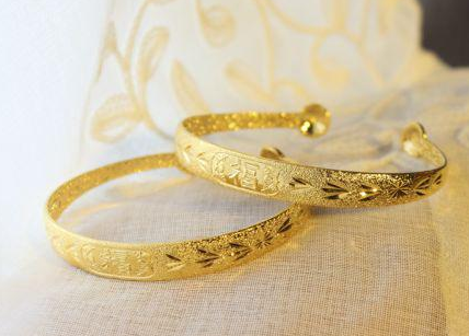 开口，密口，推拉口，这三种黄金手镯哪一种好？  第1张