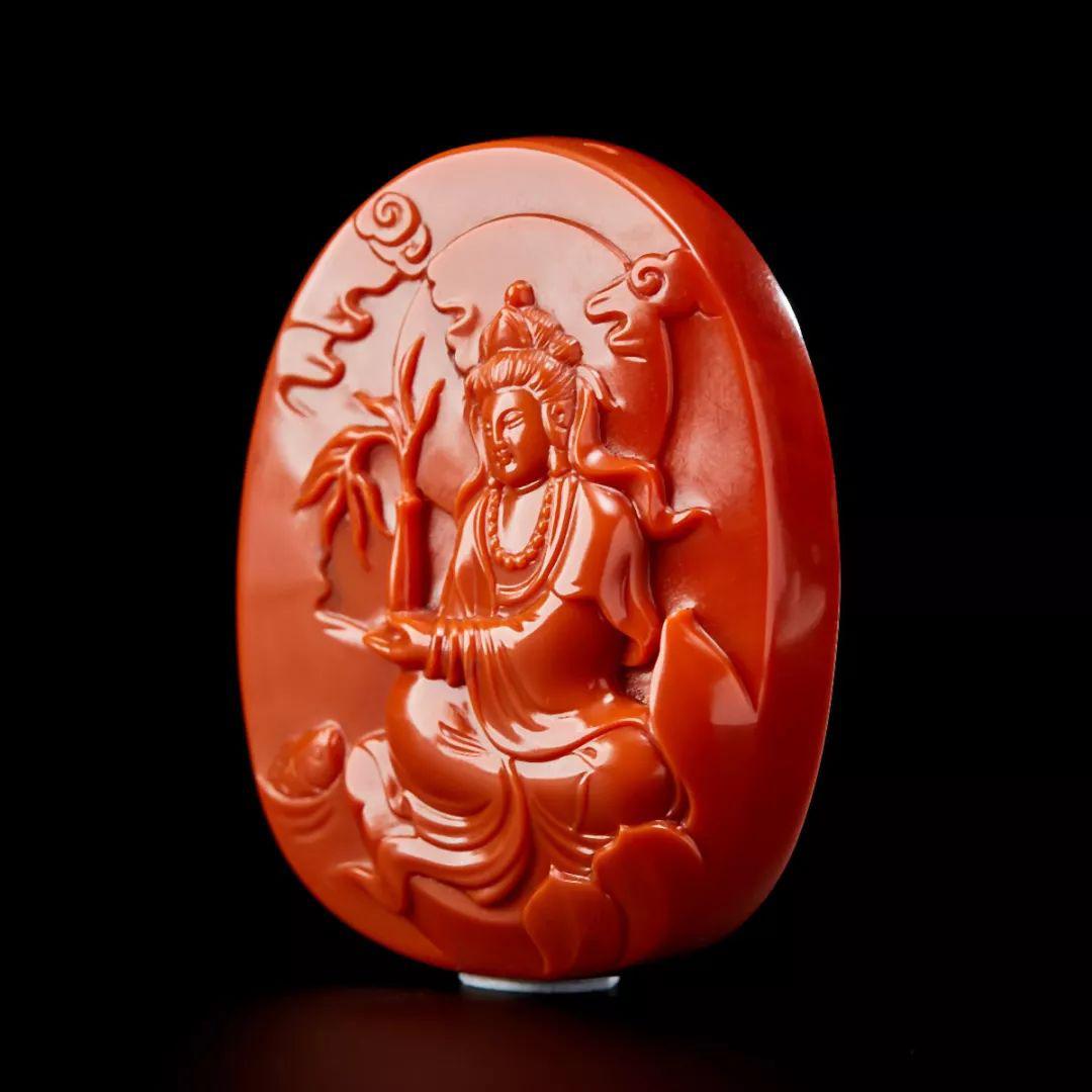 黑翡翠鉴定他用油保养的南红，竟然成这样了！  第5张