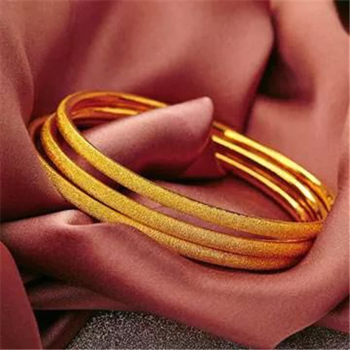 纯白色翡翠价格洗银水、玛瑙刀.....这些保养神器你真的会用吗？  第5张