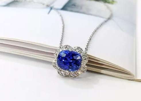 湖南翡翠鉴定经济低迷下，为啥富人阶层还热衷于买珠宝？  第5张