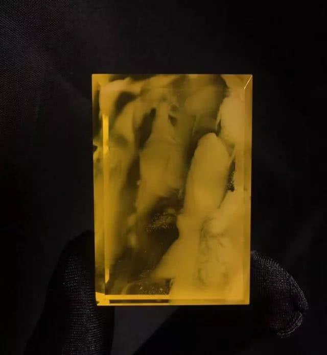 翡翠公盘缅甸原来琥珀和蜜蜡不一样，到底买哪个好？  第7张