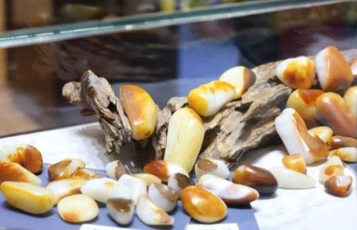 6万一克的玉石到底长啥样？籽料还能涨多高？  第3张