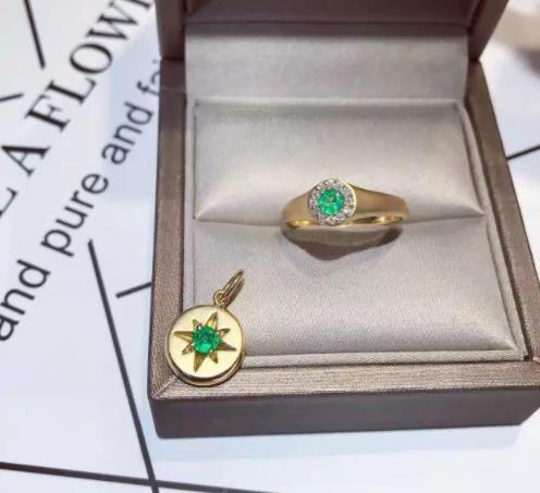 打灯发红木那翡翠原石如何大牌都用的K金首饰，与肤色这样搭配让你更有气质，你不知道吧！  第2张