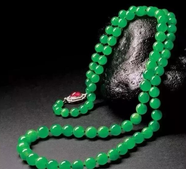 描金翡翠手镯价格你认为翡翠价格行情还会一直涨上去吗？  第6张