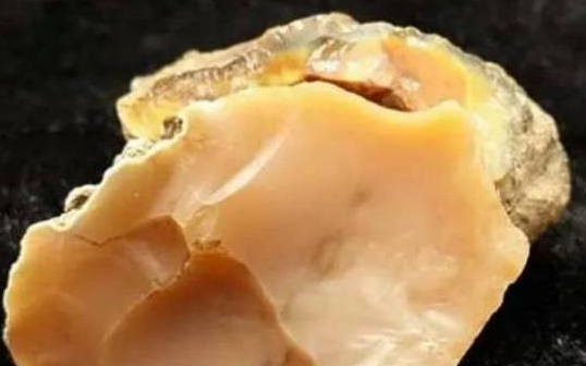 翡翠a货手镯怎么看这类罕见玉石首次被发现，其价值可能超过翡翠？  第1张