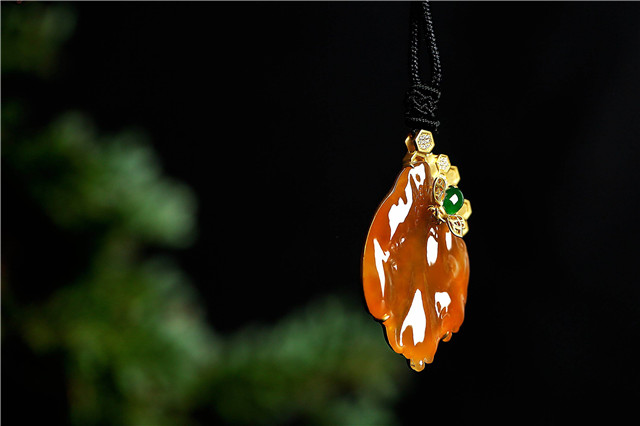 冰种红翡值得入手吗？答案让很多人大呼高攀不起！   第1张